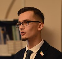 «Он оказался между молотом и наковальней». Мадуро допустил уход в отставку под давлением Трампа. Что он хочет взамен?