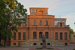 Ведущий российский спортивный вуз скрыл тайных постояльцев и пропажу 29 миллионов рублей
