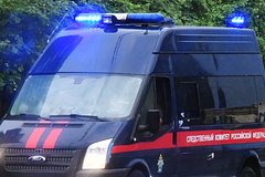 Двух изрезанных ножом сестер нашли в квартире в российском городе