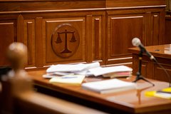 Популярная у российских автомобилистов наклейка оказалась экстремистской