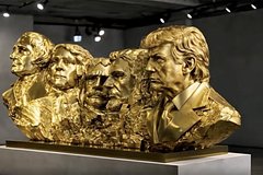 Золотой Трамп появился среди отцов-основателей США